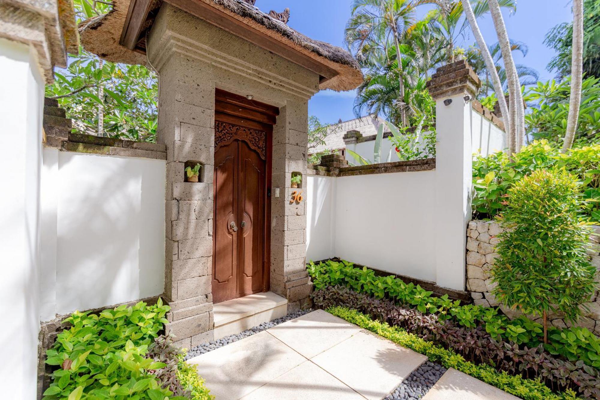 Villa Dorado - Steps From Jimbaran Beach Exterior photo